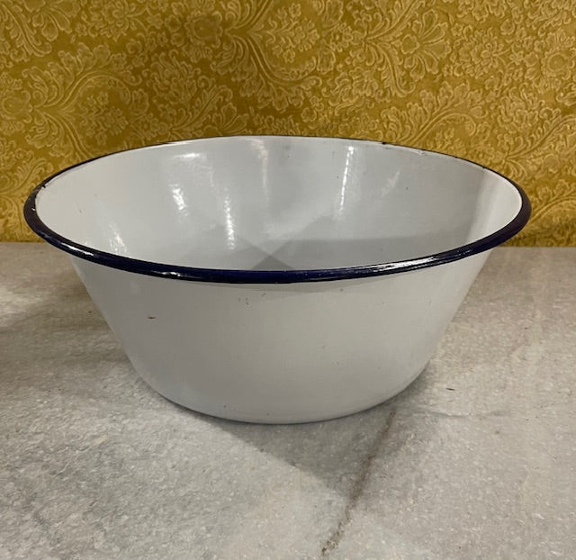 Vintage Enamel Wash Bowl  #5929 Byron