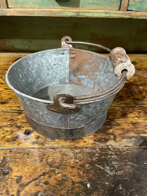 Metal Bucket    #6105