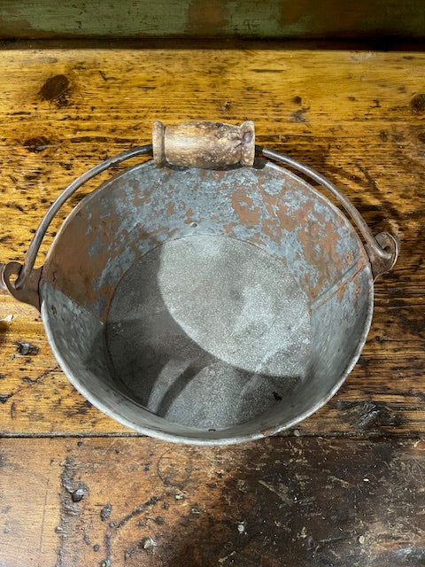 Metal Bucket    #6105