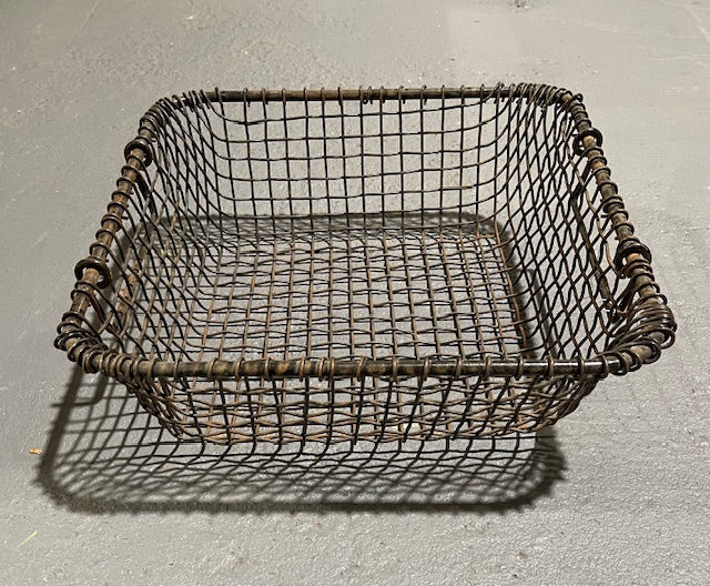 Vintage Wire  Basket #6324 Byron