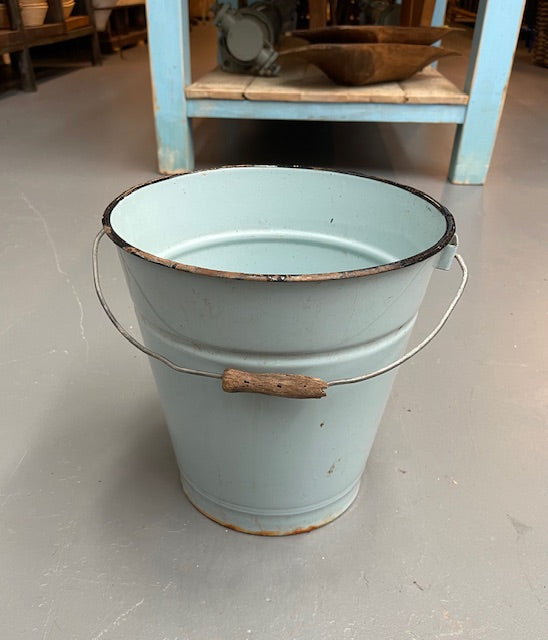 Vintage Hungarian  Enamel Water Bucket  #5995  Byron