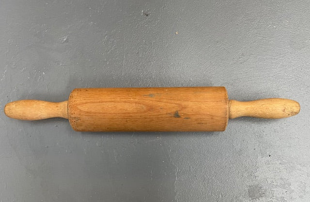 Vintage European  Wooden Rolling Pin #5991  Byron