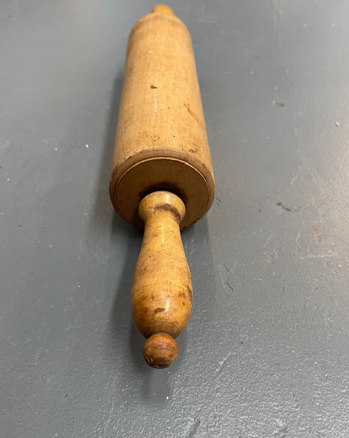 Vintage European  Wooden Rolling Pin #5990  Byron