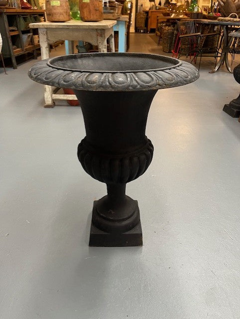 Vintage Cast Iron Planter   #6025  Byron