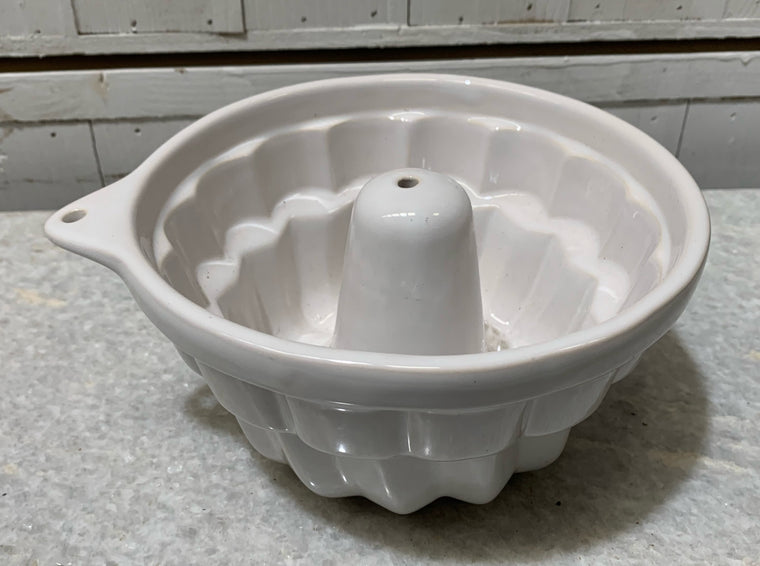 Vintage White Porcelain Cake Baking  Pan  #4672